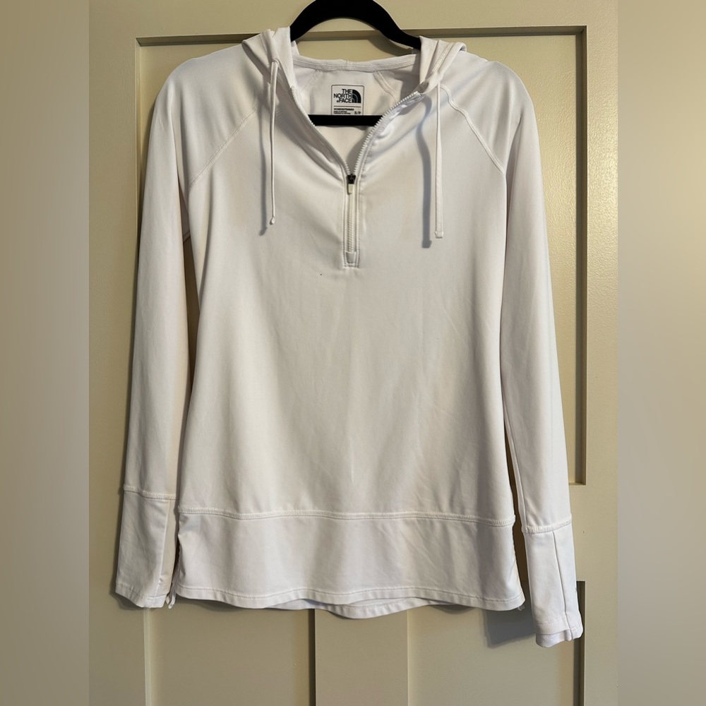 North face lightweight 3/4 zip pullover.